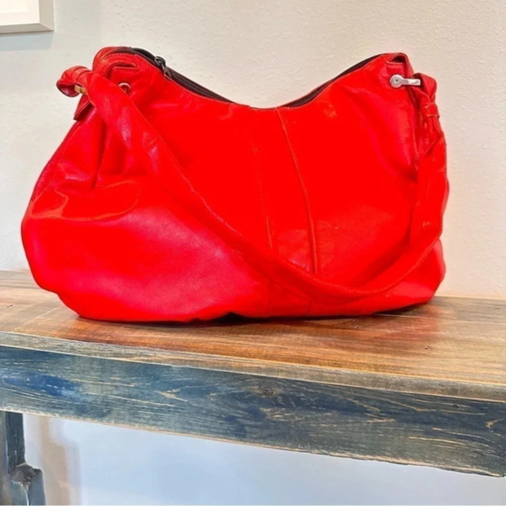 Cuero Vaca Leather shoulder bag vintage red